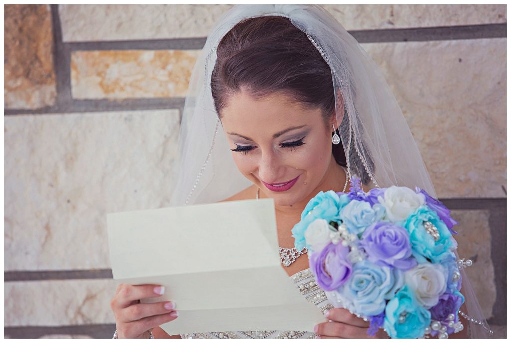 bride reading letter from the groom