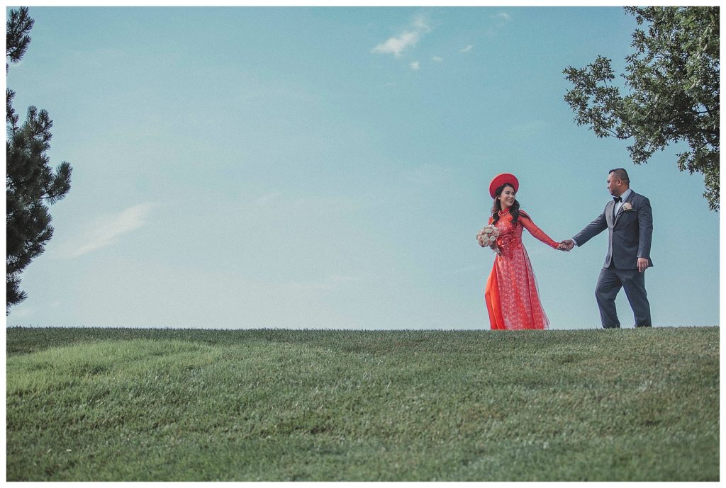 bride and groom in Vietnamese wedding attire